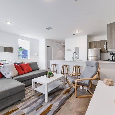 Amazing Town House 15 Min From The Beach Wfree Parking Miami Exterior foto