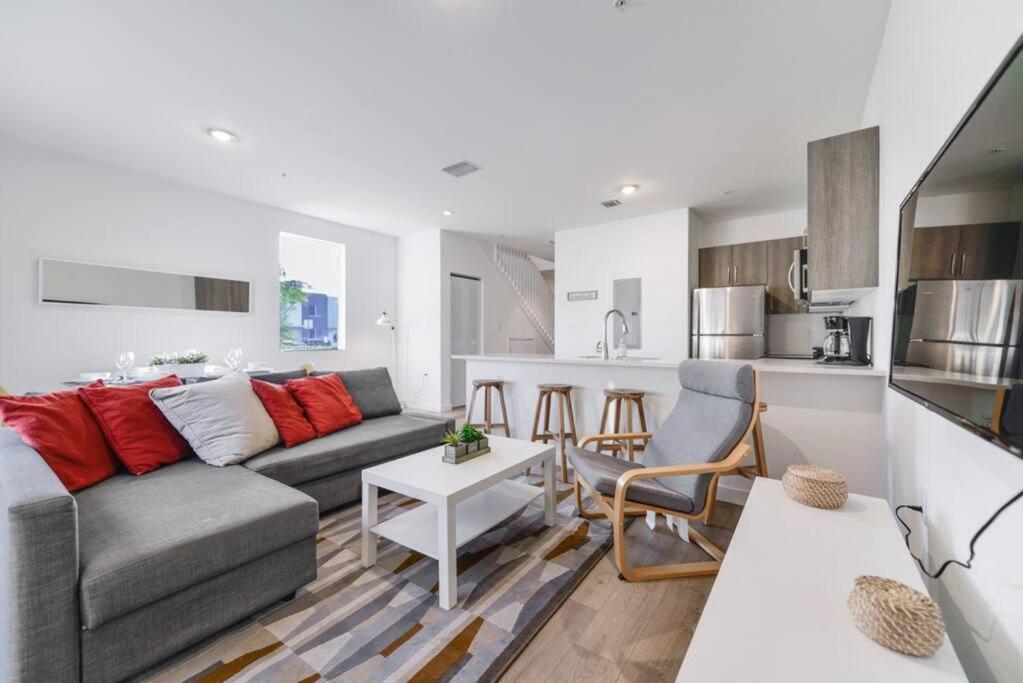 Amazing Town House 15 Min From The Beach Wfree Parking Miami Exterior foto