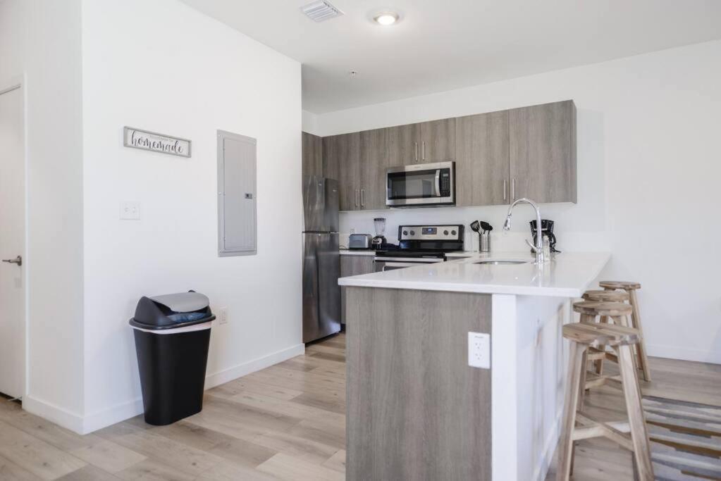 Amazing Town House 15 Min From The Beach Wfree Parking Miami Exterior foto